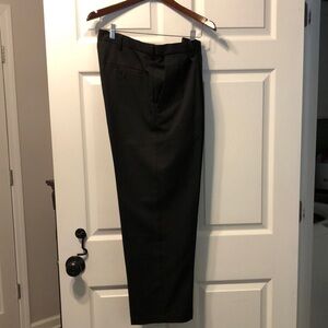 Haggar men's dress pants black 34 x 29 pleated excellent condition